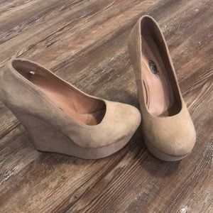 Taupe wedges